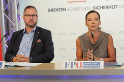 FPÖ-Generalsekretär Christian Hafenecker und -Außenpolitiksprecherin Susanne Fürst.