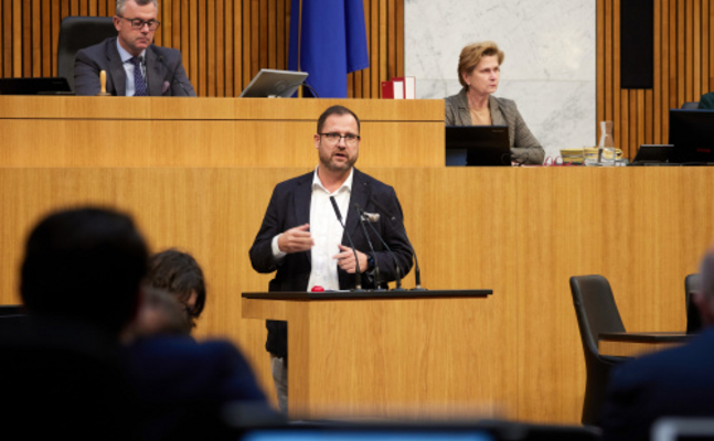 FPÖ-Generalsekretär und -Verkehrssprecher Christian Hafenecker im Parlament.