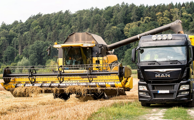 Mit dem EU-Naturierungsgesetz verlieren Bauern bis zu 20 Prozent ihrer Anbauflächen, was Bauernsterben und Preise befeuern wird.