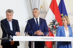 Wurschteln in der Koalition weiter: Vizekanzler Werner Kogler (l.), Kanzler Karl Nehammer, "Klimaministerin" Leonore Gewessler.