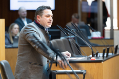 FPÖ-Mandatar Christian Riess im Parlament.