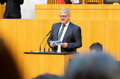 FPÖ-Freiwilligensprecher Maximilian Linder im Hohen Haus.